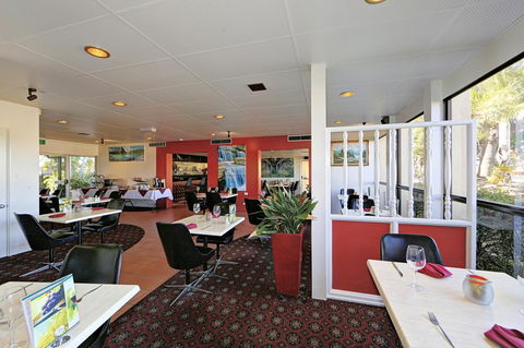 Smart Motels Bert Hinkler - Tourism Caloundra 5