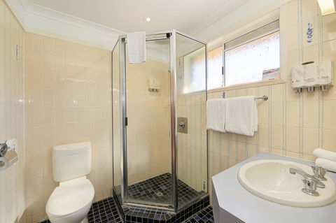 Smart Motels Bert Hinkler - Tourism Caloundra 14
