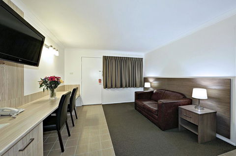 Smart Motels Bert Hinkler - Tourism Caloundra 30