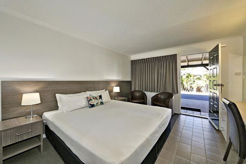 Smart Motels Bert Hinkler - Tourism Caloundra 24