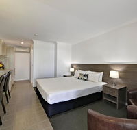 Smart Motels Bert Hinkler - Tourism Caloundra