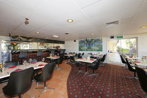 Smart Motels Bert Hinkler - Tourism Caloundra 7