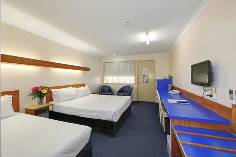 Smart Motels Bert Hinkler - Tourism Caloundra 15