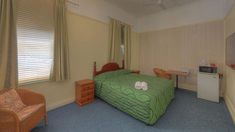 The Park Motel - Tourism Caloundra 1
