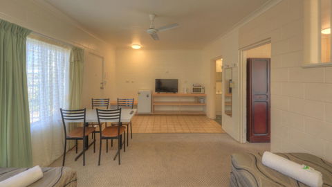 The Park Motel - Tourism Caloundra 24