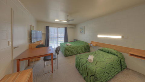 The Park Motel - Tourism Caloundra 22