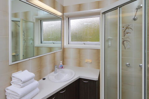 Palm Beach Hotel - Tourism Caloundra 3