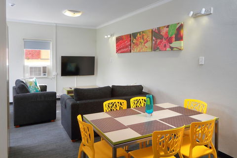 Palm Beach Hotel - Tourism Caloundra 23