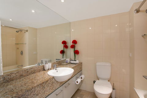 Palm Cove Beach Apartment - Tourism Caloundra 17