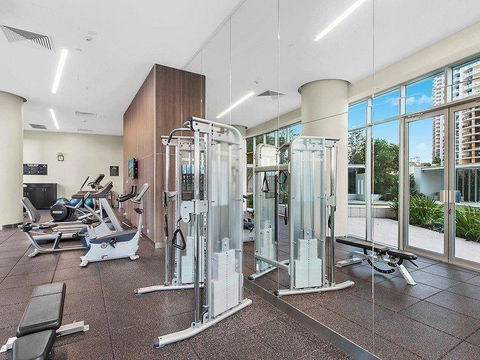 H Star Residences-- Paradise Stayz - Tourism Caloundra 23