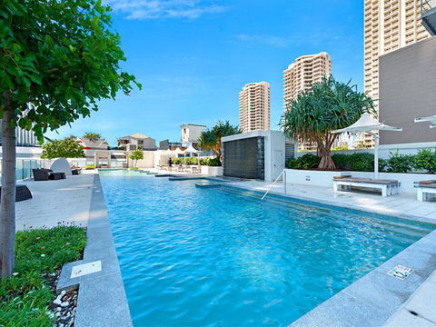H Star Residences-- Paradise Stayz - Tourism Caloundra 25