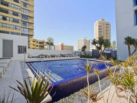 H Star Residences-- Paradise Stayz - Tourism Caloundra 6