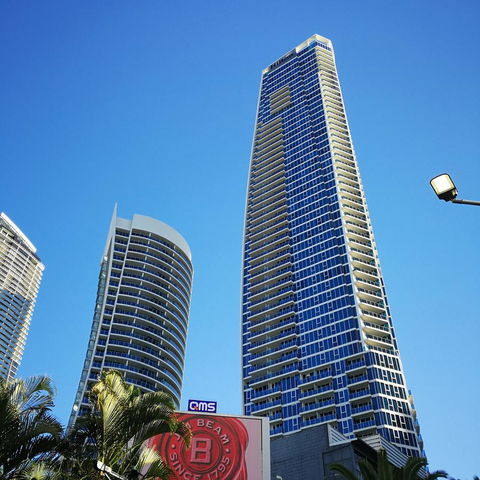 H Star Residences-- Paradise Stayz - Tourism Caloundra 13