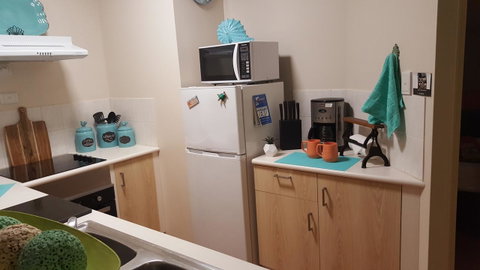Jackies Holiday Apartment - Tourism Caloundra 10