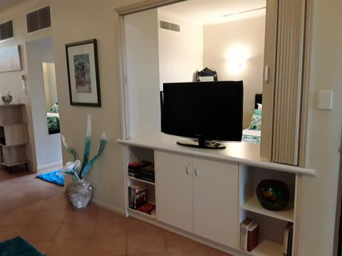 Jackies Holiday Apartment - Tourism Caloundra 20