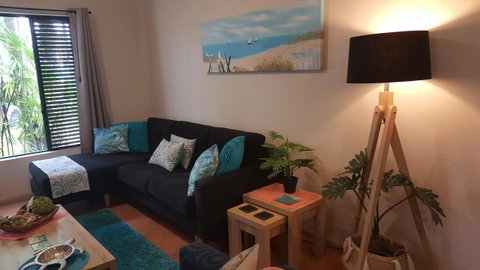 Jackies Holiday Apartment - Tourism Caloundra 3