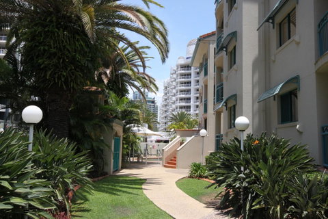 Aruba Beach Resort - Tourism Caloundra 10