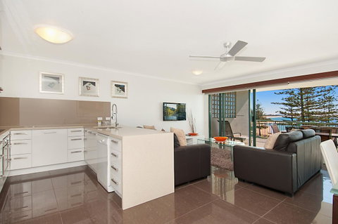 The Norfolks On Moffat Beach - Tourism Caloundra 35