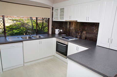 Grangewood Court Apartments - Tourism Caloundra 1