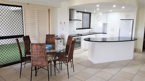 Gemini Court Holiday Apartments - Tourism Caloundra 17