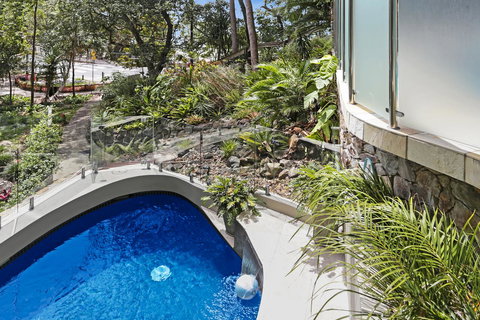 Little Cove Court - Tourism Caloundra 1