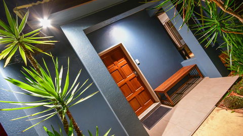 Blue Summit Hideaway - Tourism Caloundra 14