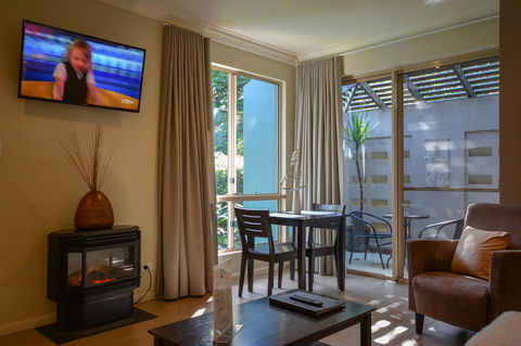 Blue Summit Hideaway - Tourism Caloundra 26