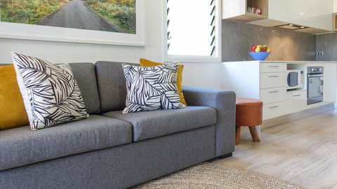 Blue Summit Hideaway - Tourism Caloundra 40