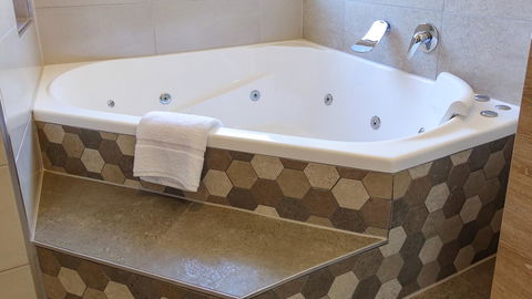 Blue Summit Hideaway - Tourism Caloundra 37