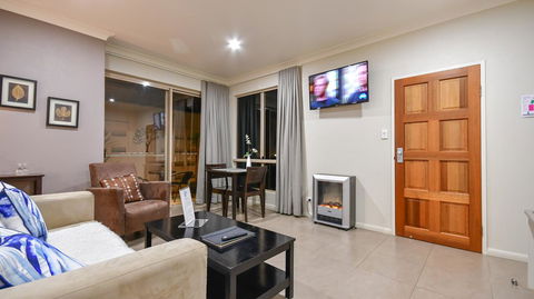 Blue Summit Hideaway - Tourism Caloundra 18