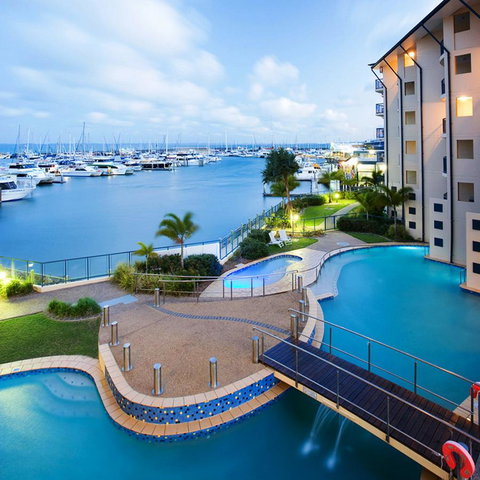 Mantra Hervey Bay - Tourism Caloundra 0