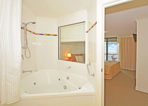 Mantra Hervey Bay - Tourism Caloundra 24