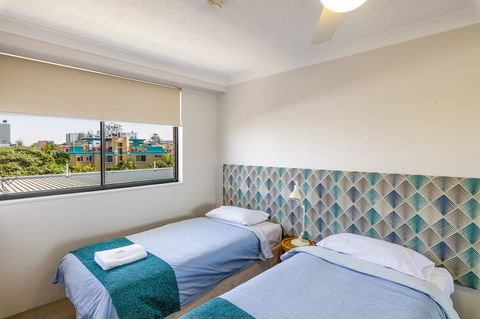 Burgess @ Kings Beach Apartments - Tourism Caloundra 38