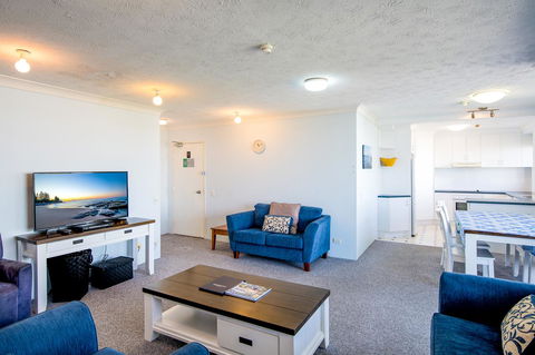 Burgess @ Kings Beach Apartments - Tourism Caloundra 28
