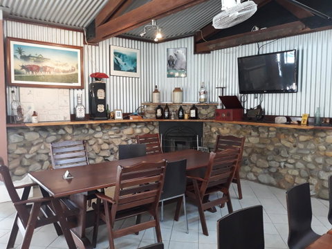 Speewah Country Tavern - Tourism Caloundra 11