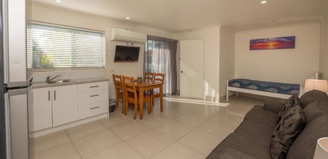 Bilinga Beach Motel - Tourism Caloundra 37