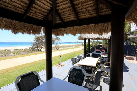 Bilinga Beach Motel - Tourism Caloundra 0
