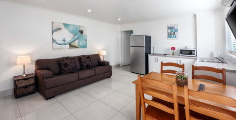 Bilinga Beach Motel - Tourism Caloundra 35