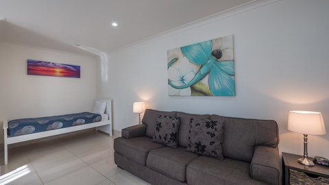 Bilinga Beach Motel - Tourism Caloundra 36