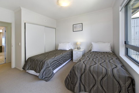 On The Bay Apartments - Tourism Caloundra 17