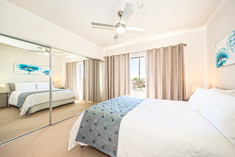 On The Bay Apartments - Tourism Caloundra 2