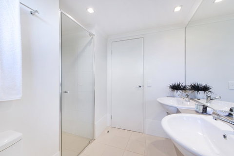 On The Bay Apartments - Tourism Caloundra 24