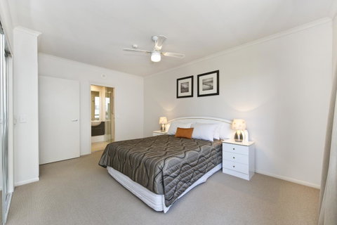 On The Bay Apartments - Tourism Caloundra 19