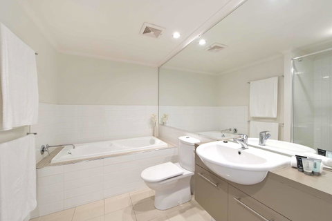 On The Bay Apartments - Tourism Caloundra 20