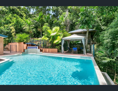 Cairns Rainforest Retreat - Tourism Caloundra 6