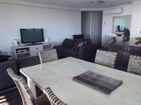 Northwind Beachfront Apartments - Tourism Caloundra 13