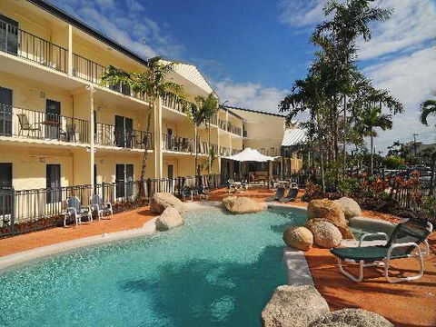 Cairns Queenslander Hotel & Apartments - Tourism Caloundra 1