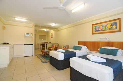Cairns Queenslander Hotel & Apartments - Tourism Caloundra 8