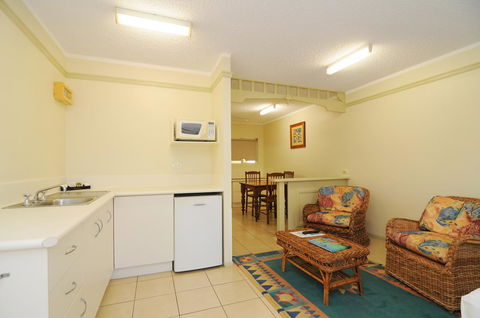 Cairns Queenslander Hotel & Apartments - Tourism Caloundra 20