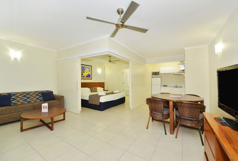 Cairns Queenslander Hotel & Apartments - Tourism Caloundra 9